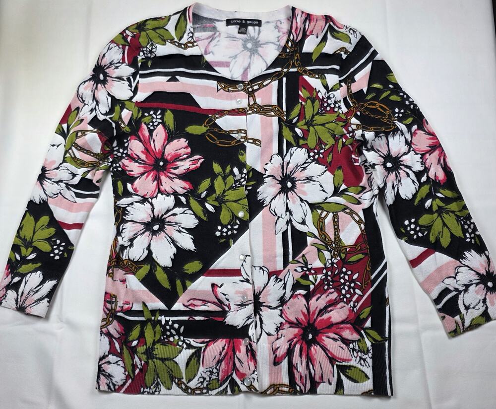 Cable & Gauge crewneck button-front cardigan. Size Small